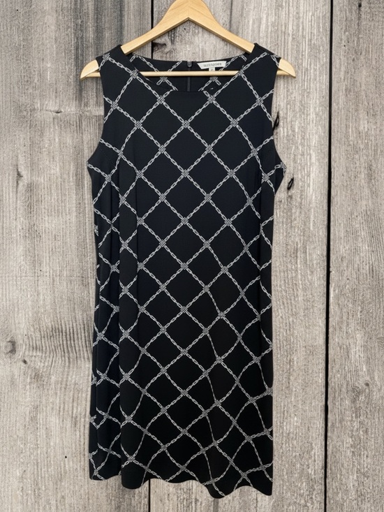 Lulu-B Dresses & Skirts - Black Sleeveless Geometric Chain-Print Dress